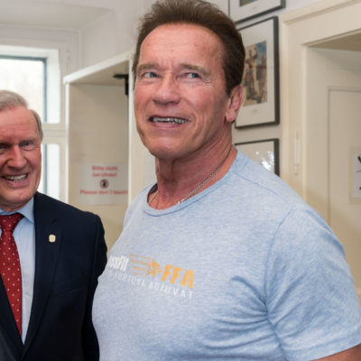 Arnold Schwarzenegger zu Besuch im Museum
